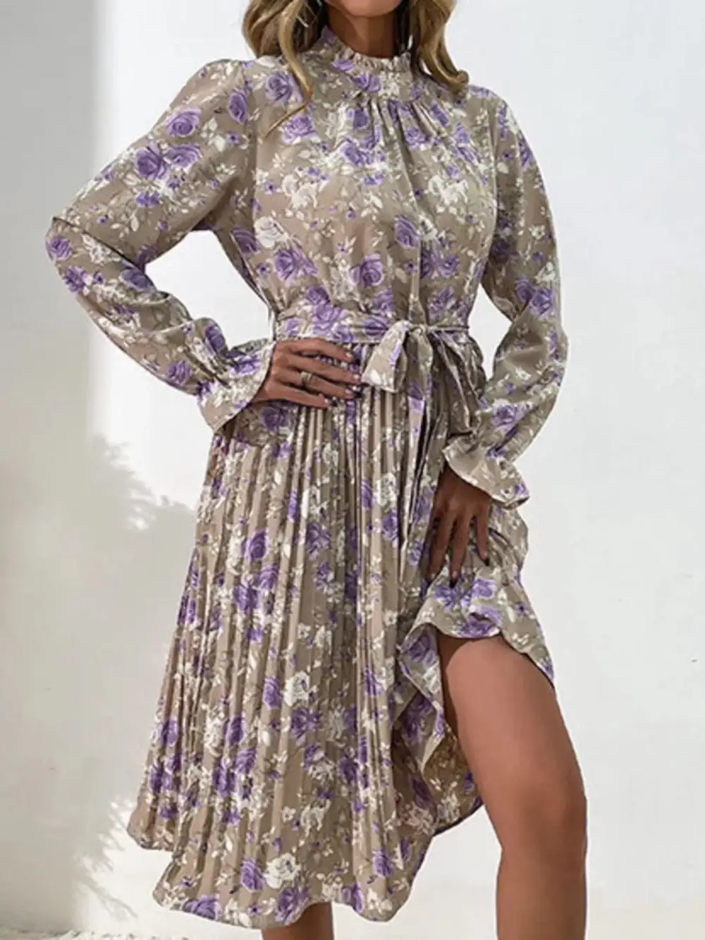 Gathered Detail Floral Printed Pleated Midi Dress
