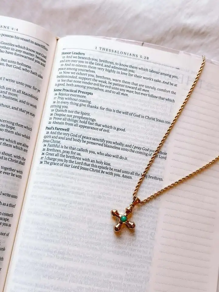 Lace Polished Everyday Necklace