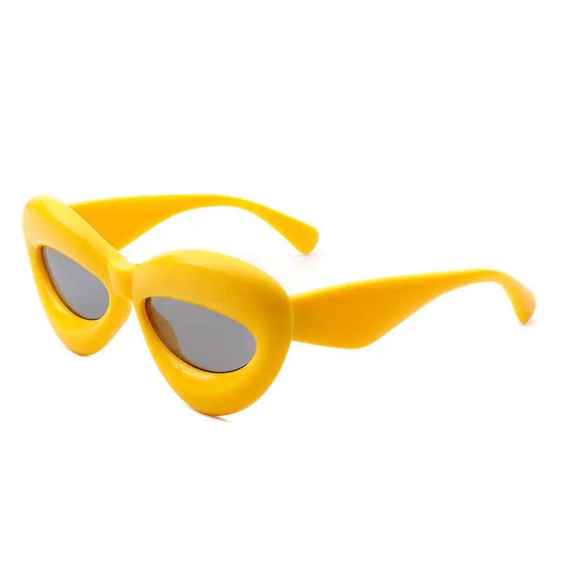 Lightweight Cat Eye Frame Sunglasses