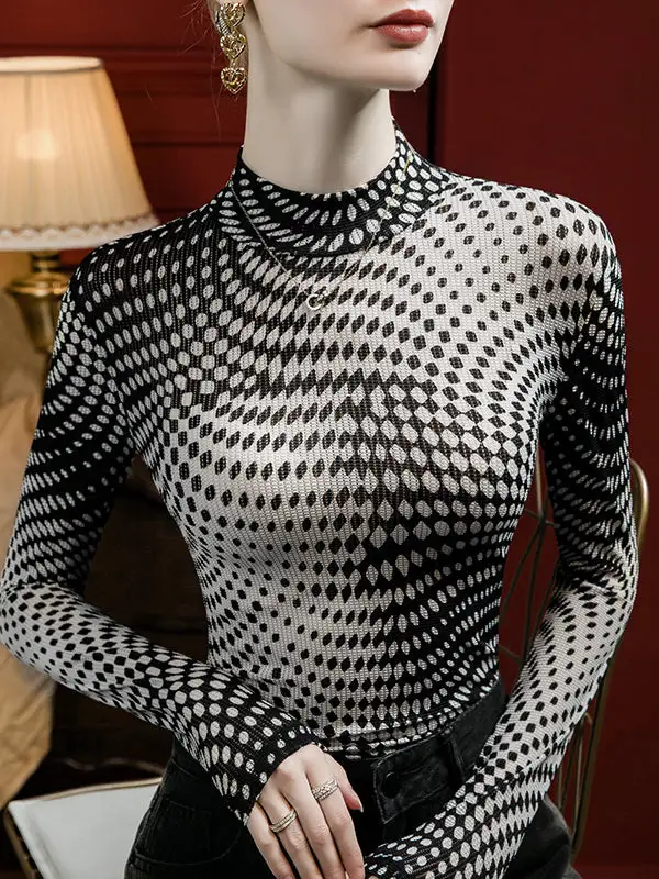 Long Sleeve Curve Fit Contrast Print Mock Neck T-Shirt