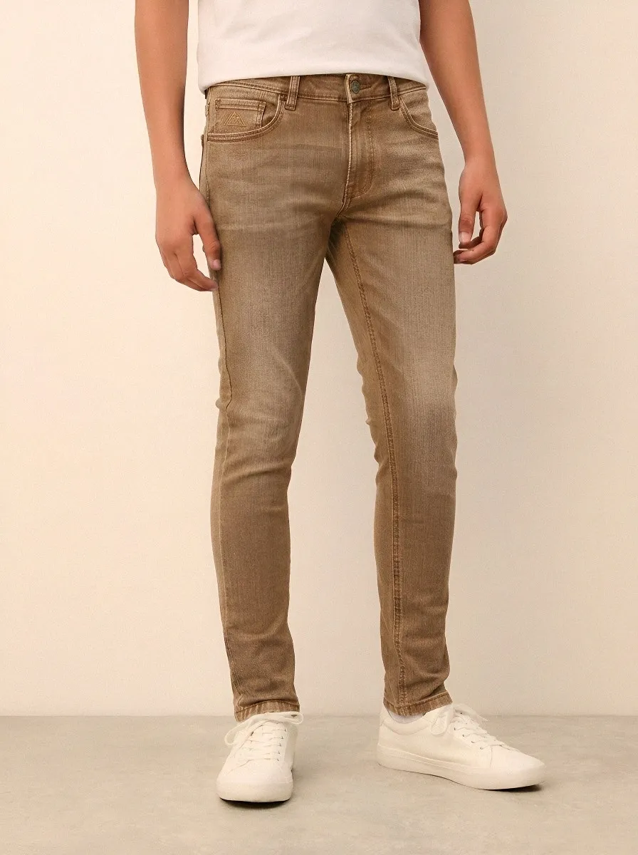 Men's Contemporary All Day Mountain Logo Embroidered Stretch Denim Jeans