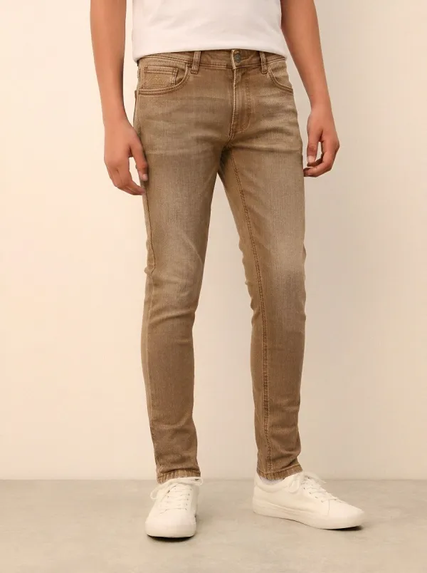 Men's Contemporary All Day Mountain Logo Embroidered Stretch Denim Jeans