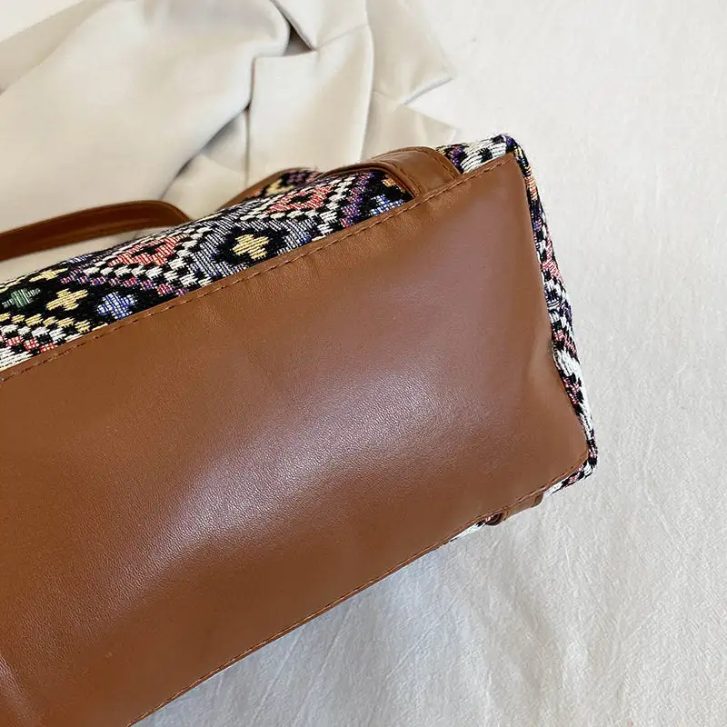 Everyday Roomy Everyday Carry Handbag