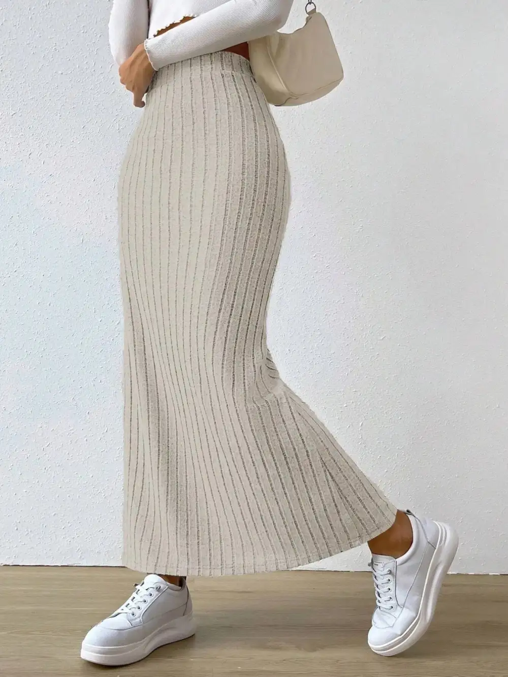 Gentle Classic Knit Skirt