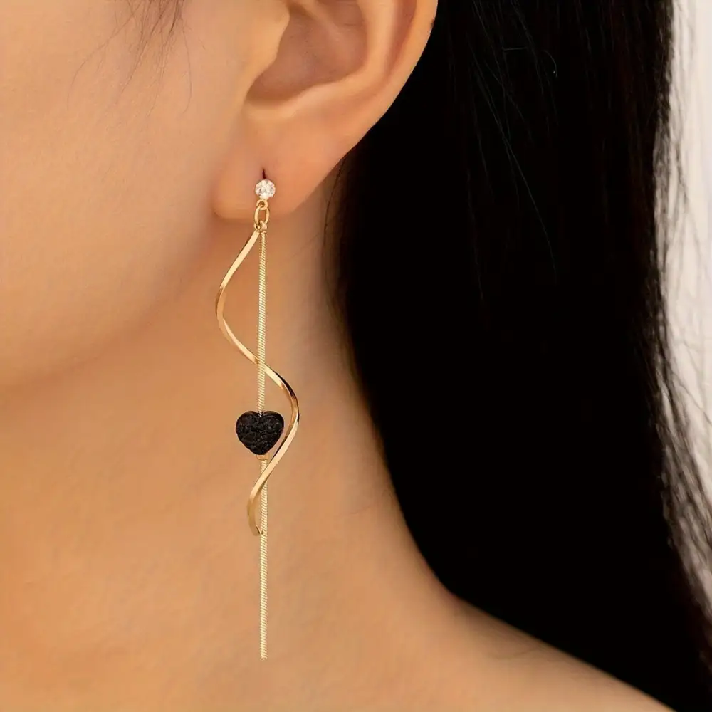 Heart Detail Dangle Earrings