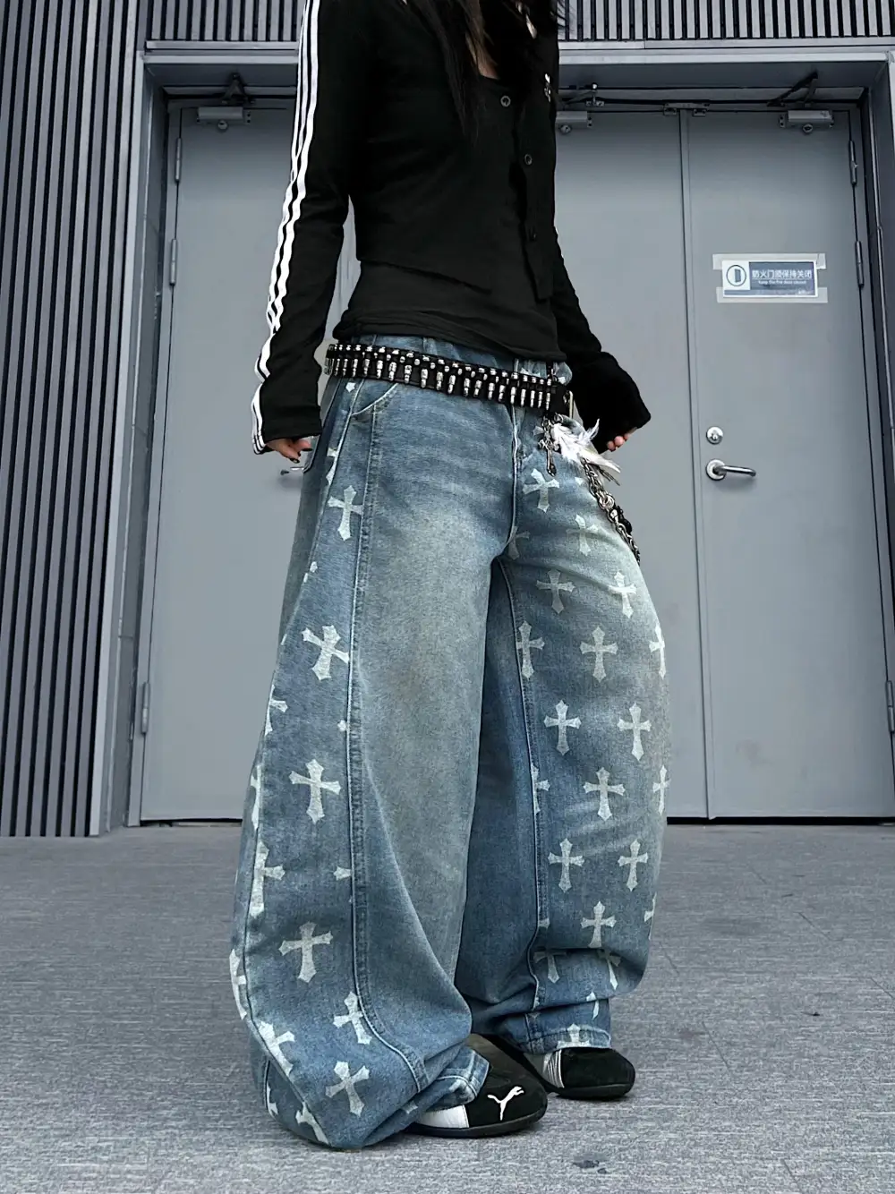 Wide-Leg Washed Graphic-Print Jeans