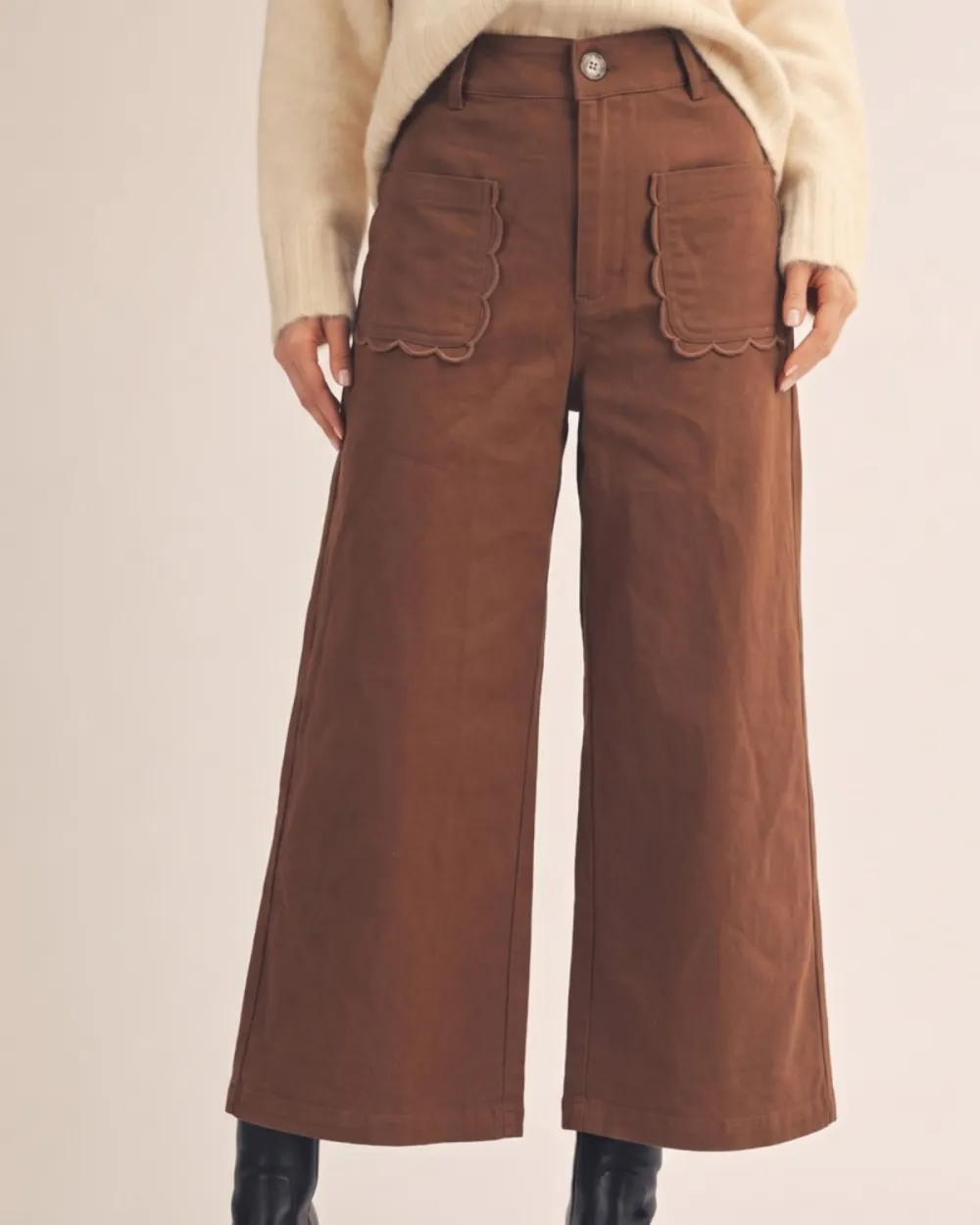 Scallop Edge Pocket Pants