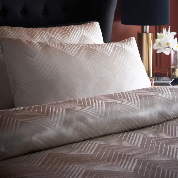 Refined Bedroom Reversible Geometric Duvet Cover Set