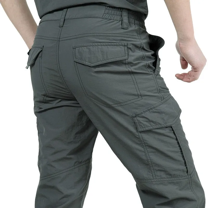 Functional and Stylish Men's Cargo Pants with Practical Flap Pockets