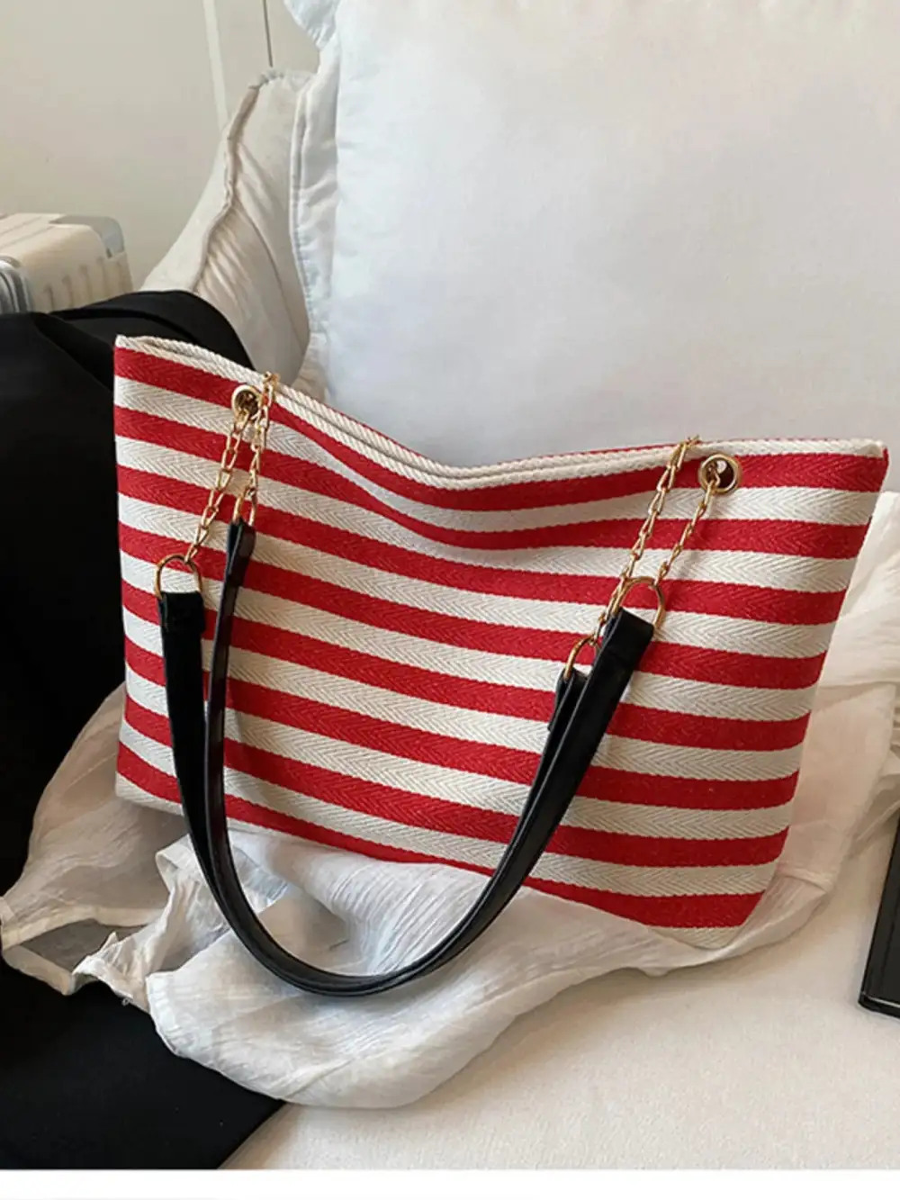 Striped Chain Strap Shoulder Bag