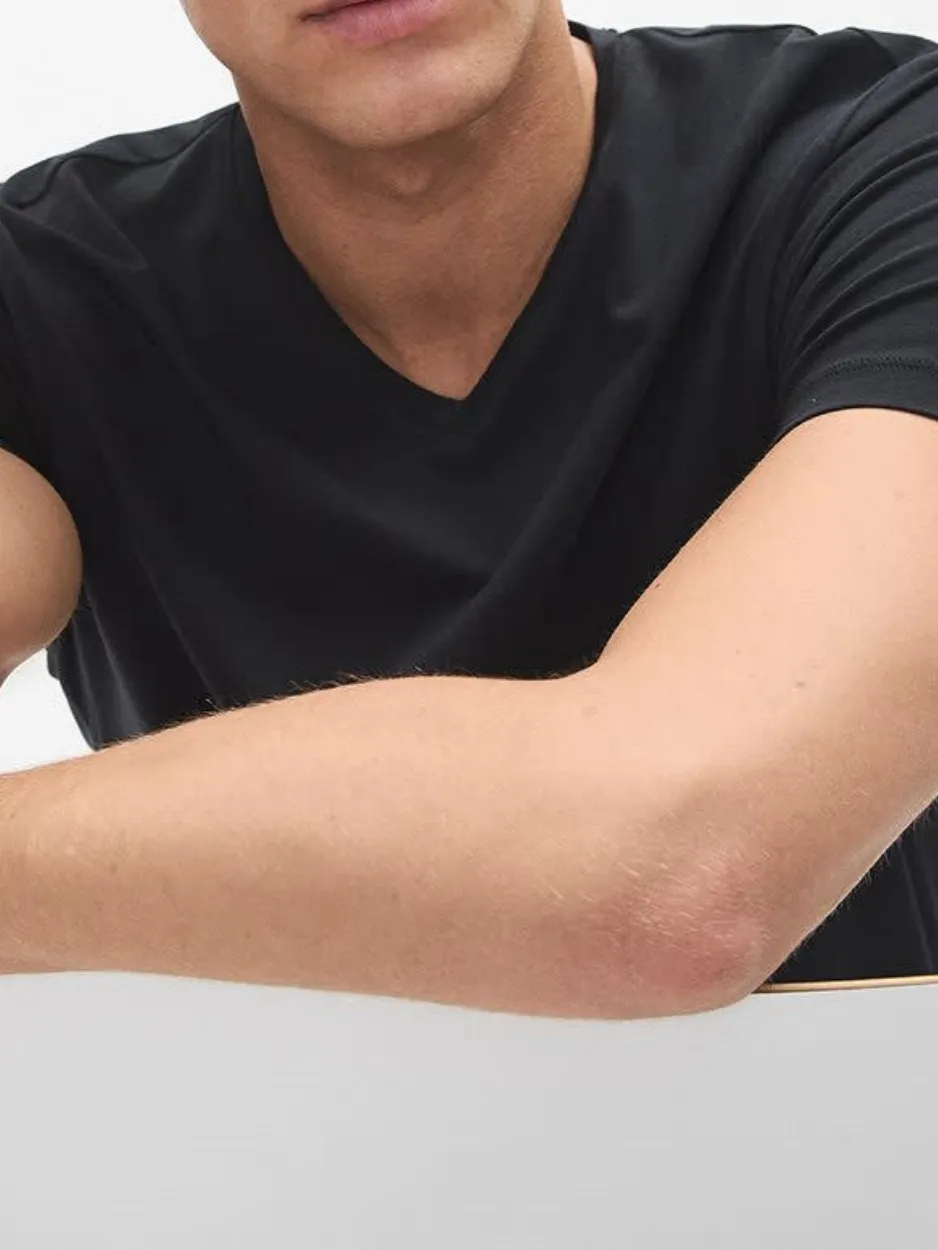 Black Short Sleeve V-Neck T-shirt