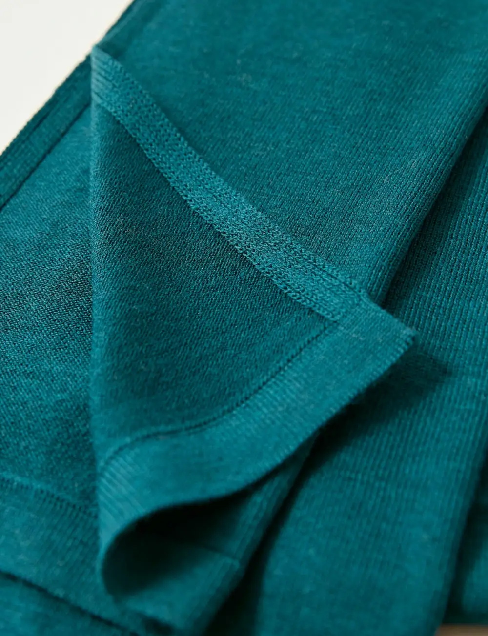 Warm And Constant Temperature Wool Scarf