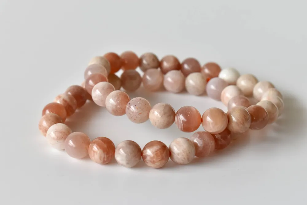 Minimal Charm Bracelet Detail Pink