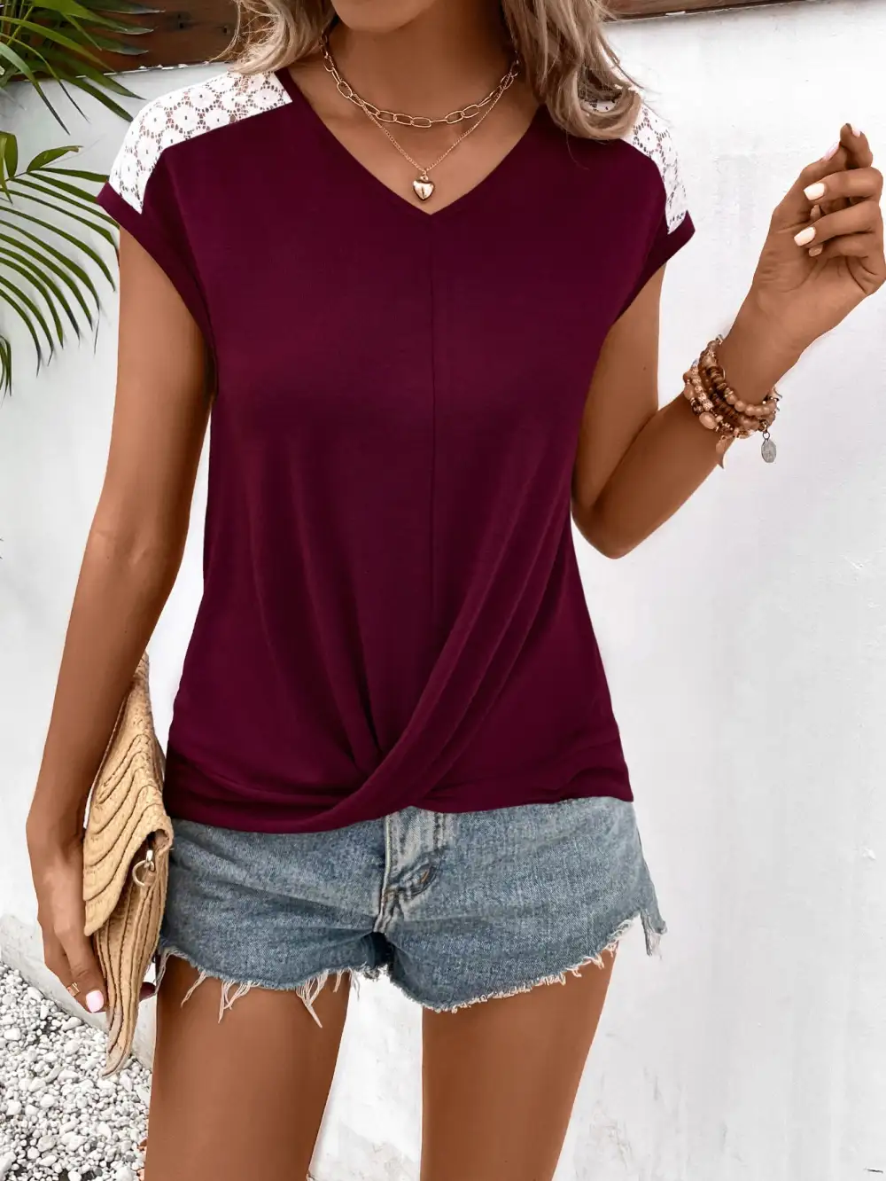 Spliced Lace V-Neck Twisted Hem T-Shirt