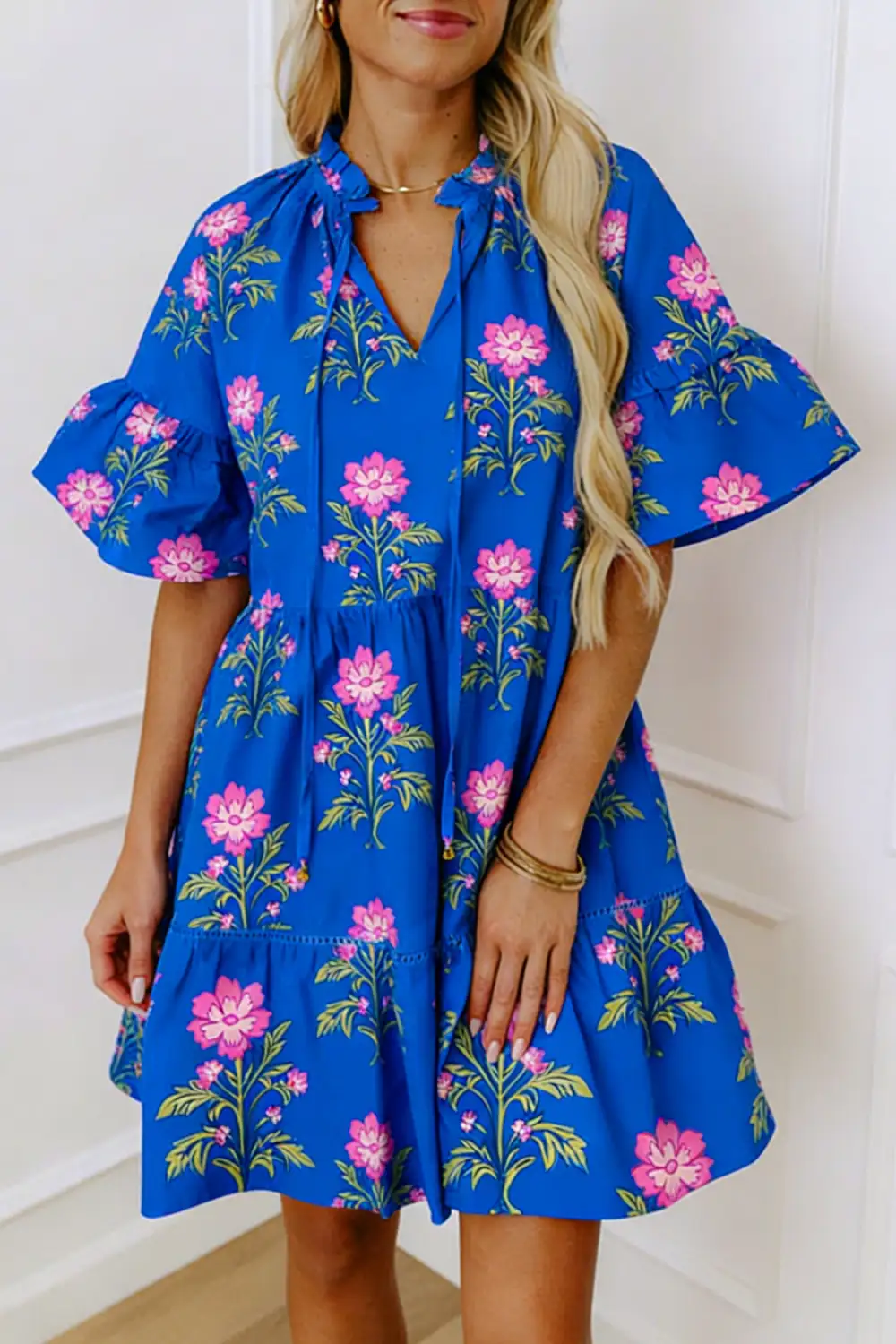 Relaxed Shape Floral V Neck Short Sleeve Dress