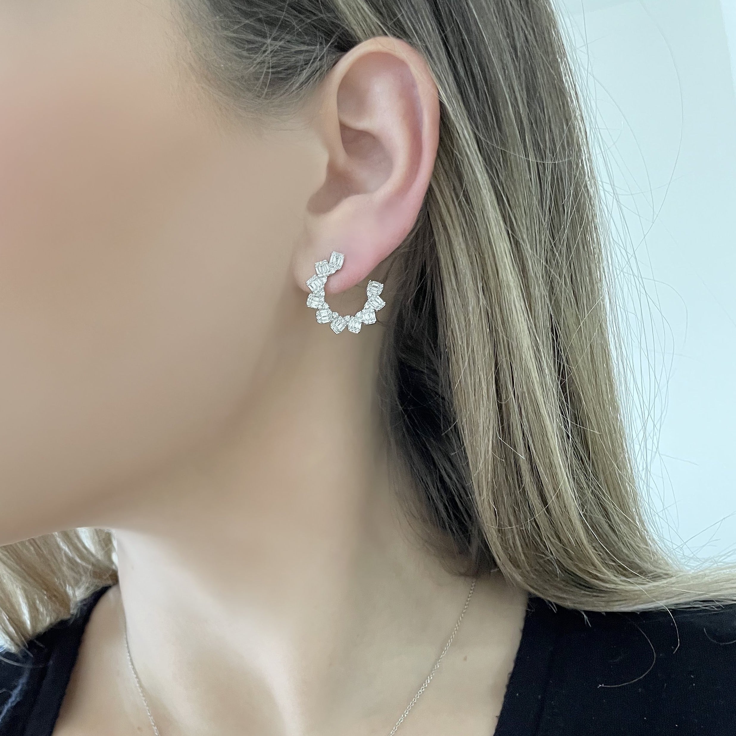 Tonal Sculpted Gem Detail Earrings