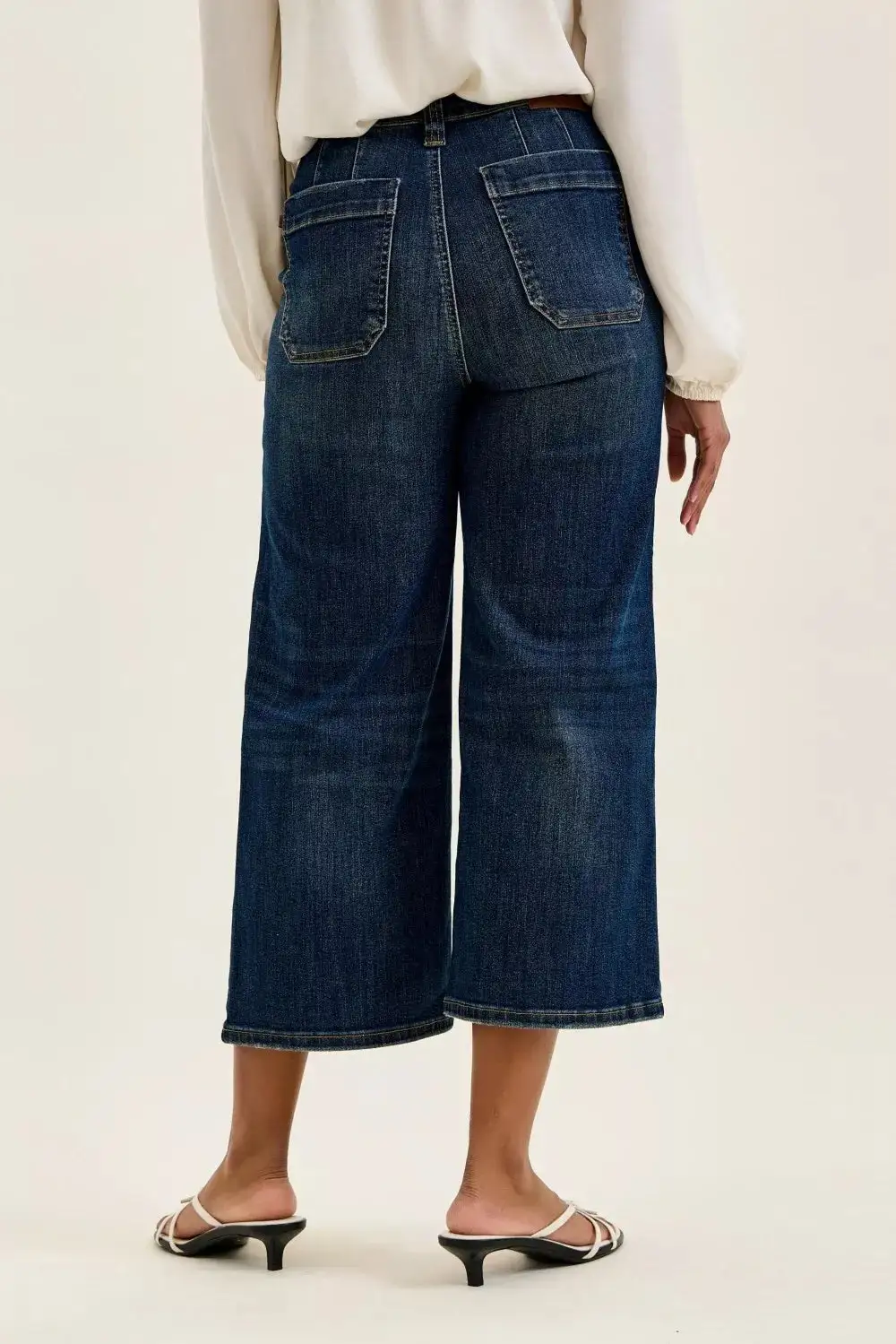 Everyday High Rise Patch Pocket Wide Leg Jeans