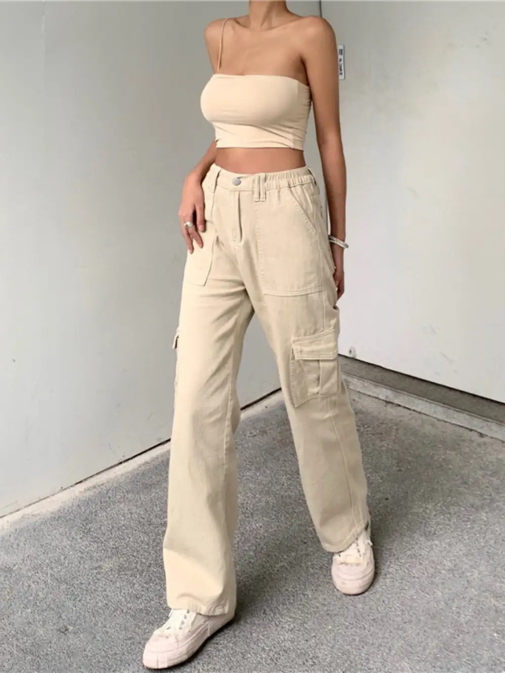Laid-Back Washed Pocketed Stretch Straight Leg Jeans