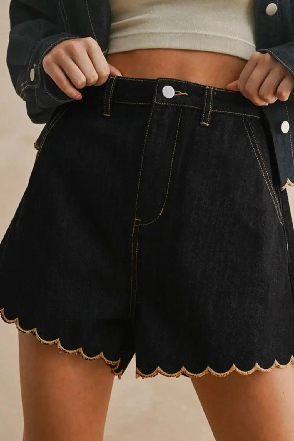 Buttoned Scalloped Hem Denim Shorts