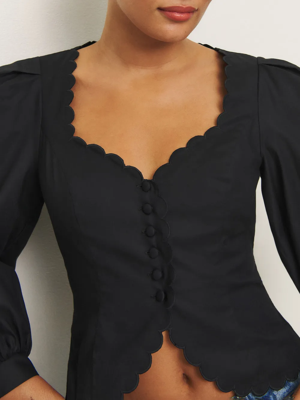 Scalloped Edge Puff Sleeve Crop Top