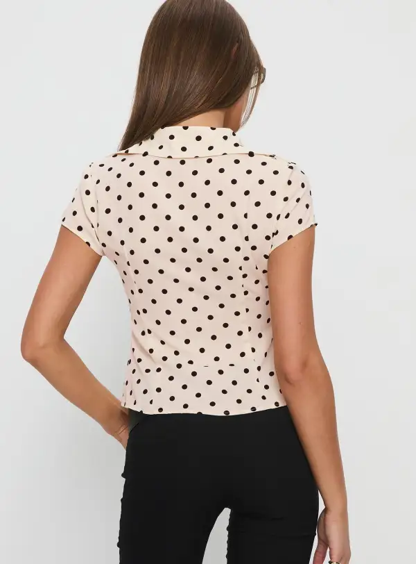 Relaxed Fit Button Up Collared Blouse