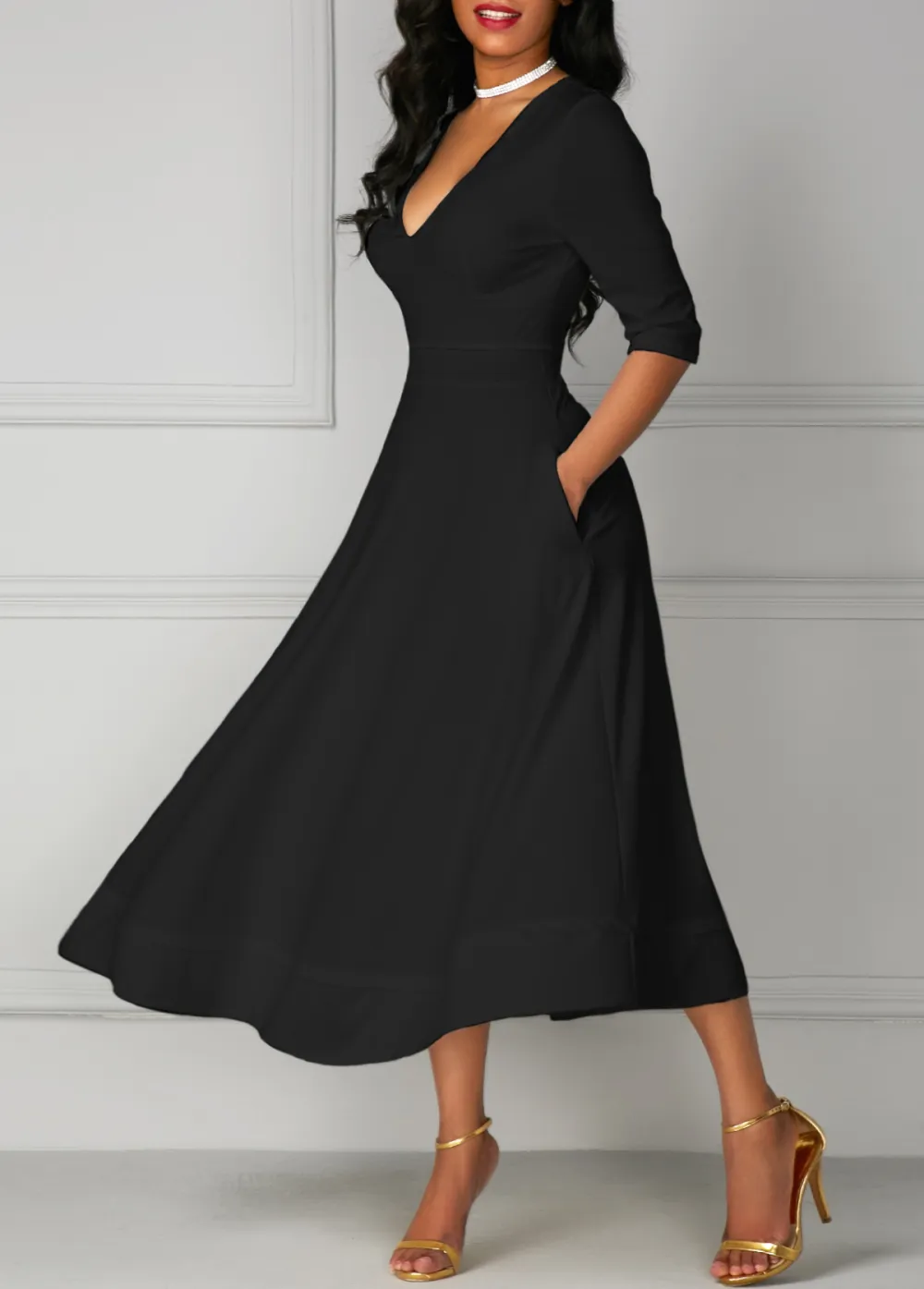 Pocket Design Black V Neck Half Sleeve Dress