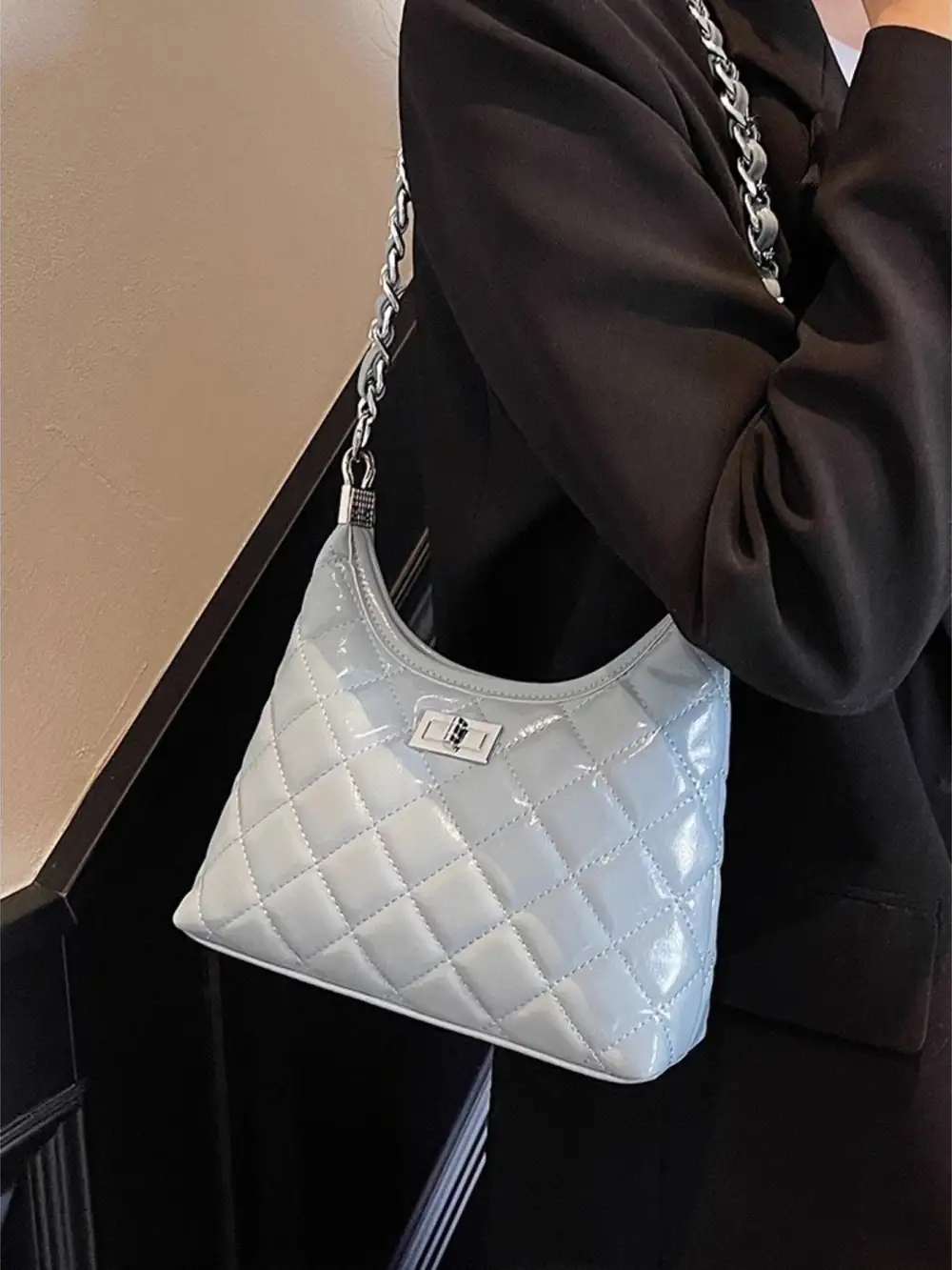 Quilted Chain Shoulder Bag