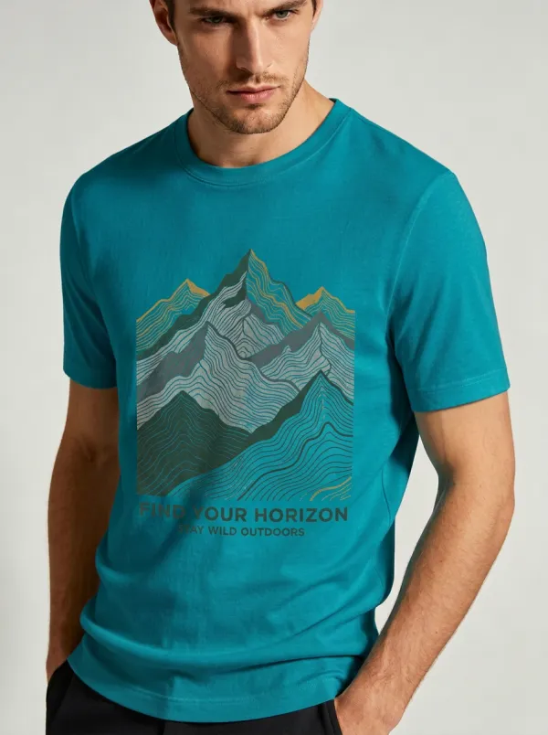 Men's Crewneck Alpine Explorer Outdoor Adventure Mountain Find Your Horizon Graphic T-Shirt