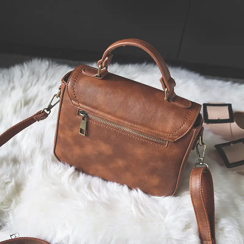 Retro Clasp Crossbody Bag for Simple