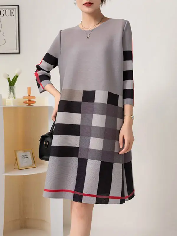 A Line Relaxed Contrast Color Plaid Pleated Round Neck Mini Dress