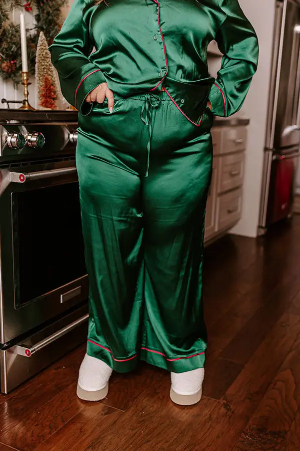 Feeling Luxurious Satin Pajama In Hunter Green Curves