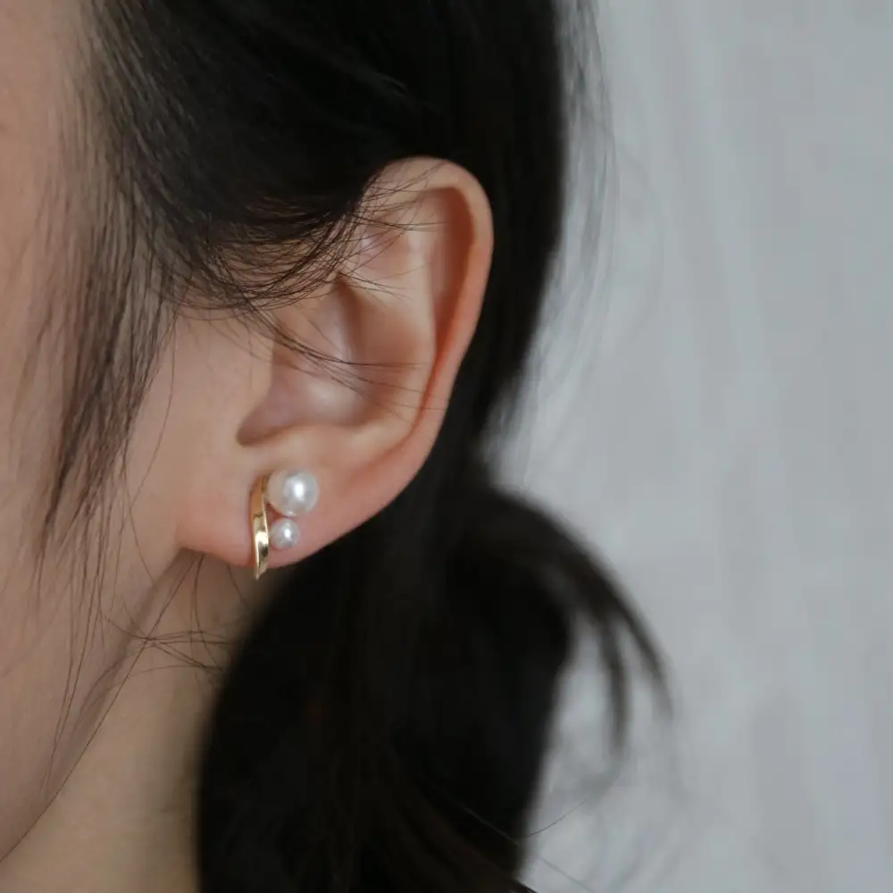 Classic Bar Pearl Stud Earrings