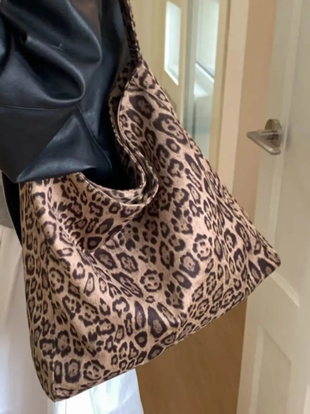 Leopard Pattern Tote Bag
