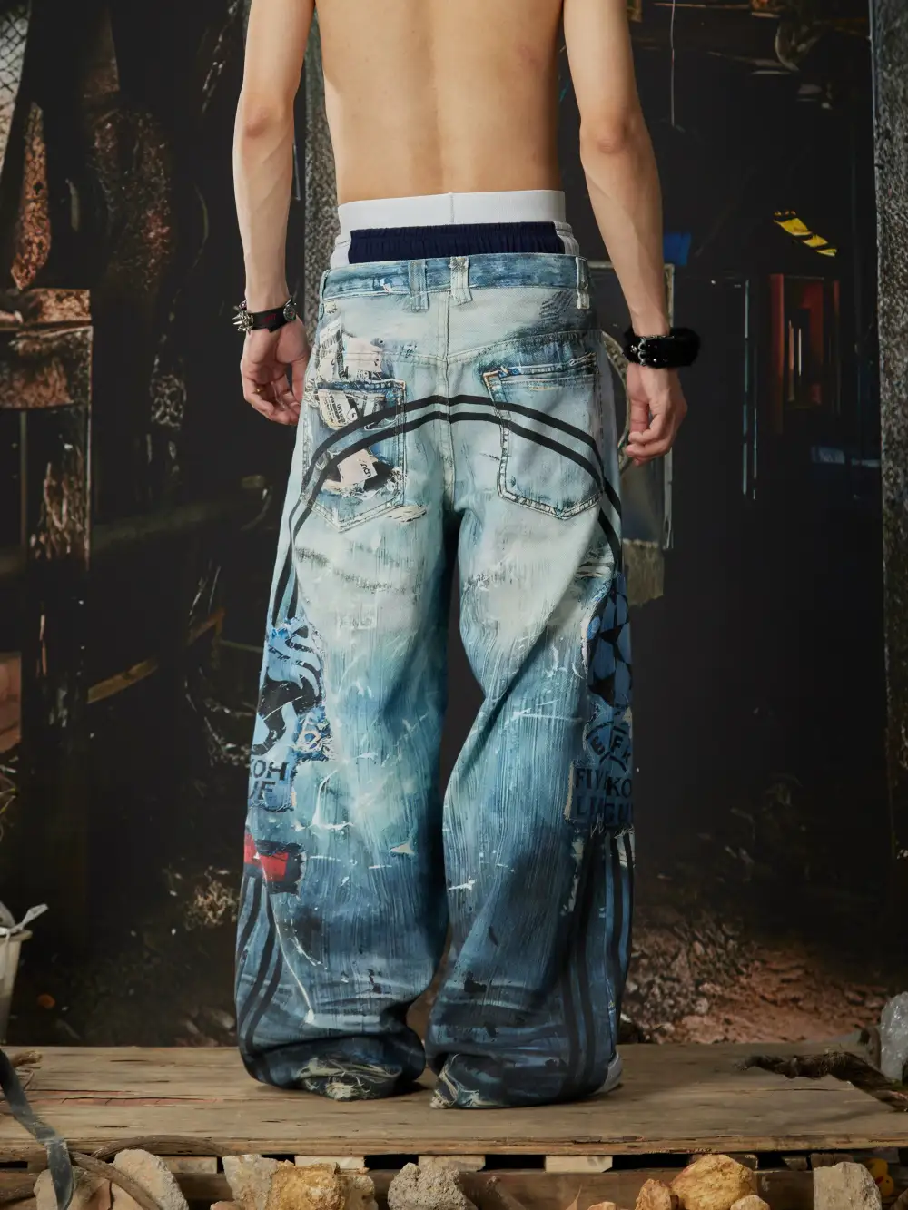 Distressed-Wash Jogger Jeans