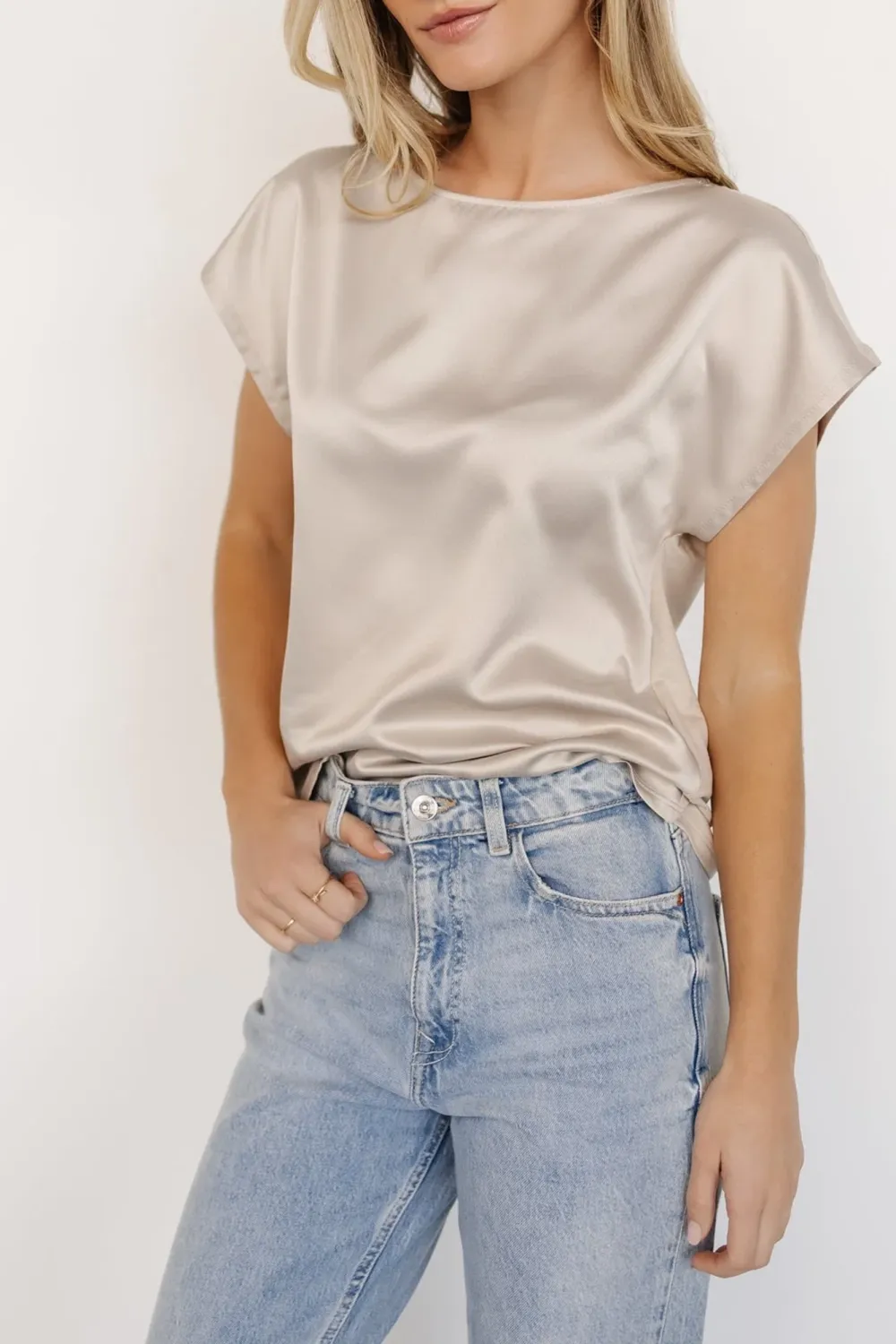 Simple Silky And Breathable Round Neck Shirt