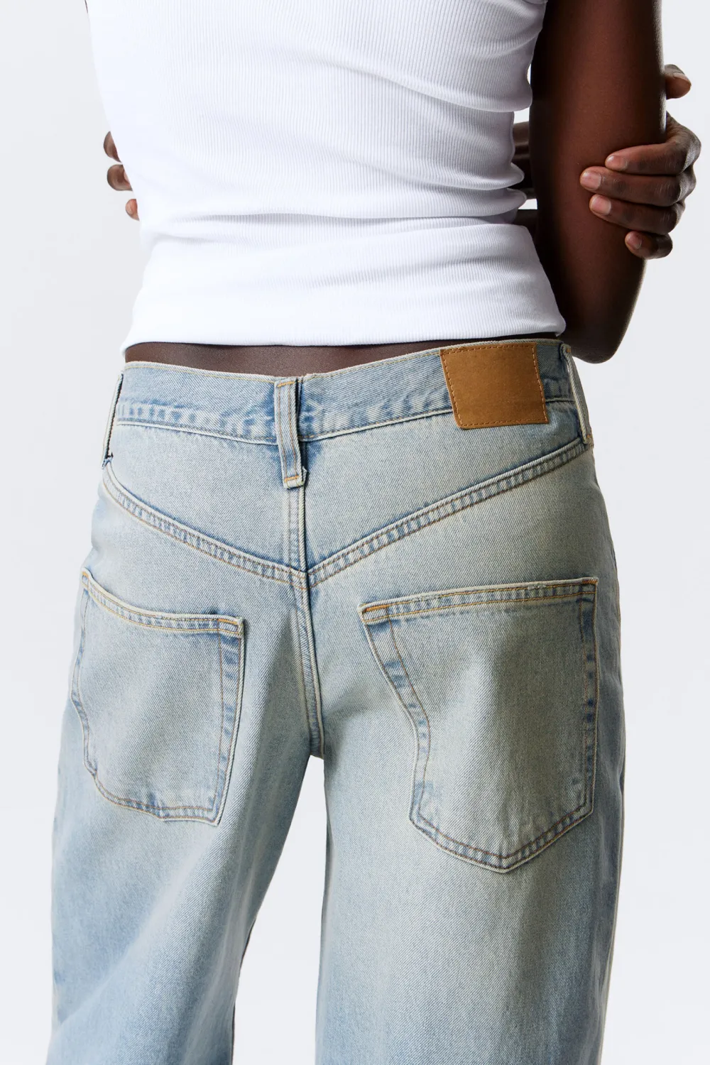 Pocketed Barrel Leg Jeans