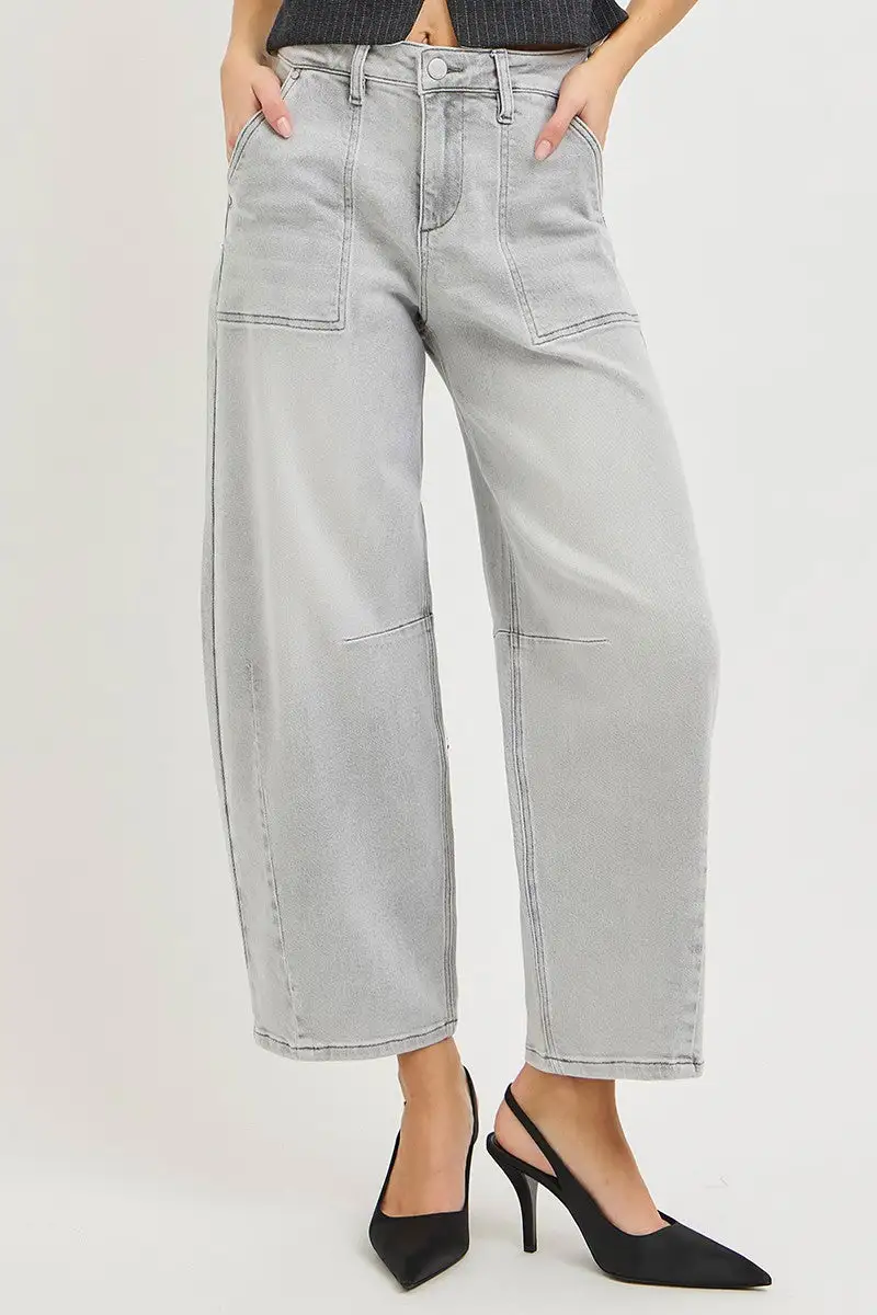 Minimal Wide Leg Jeans