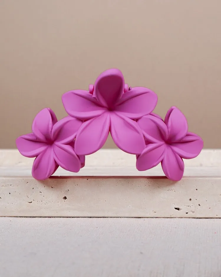 Streamlined Flower Cluster Hair Clip
