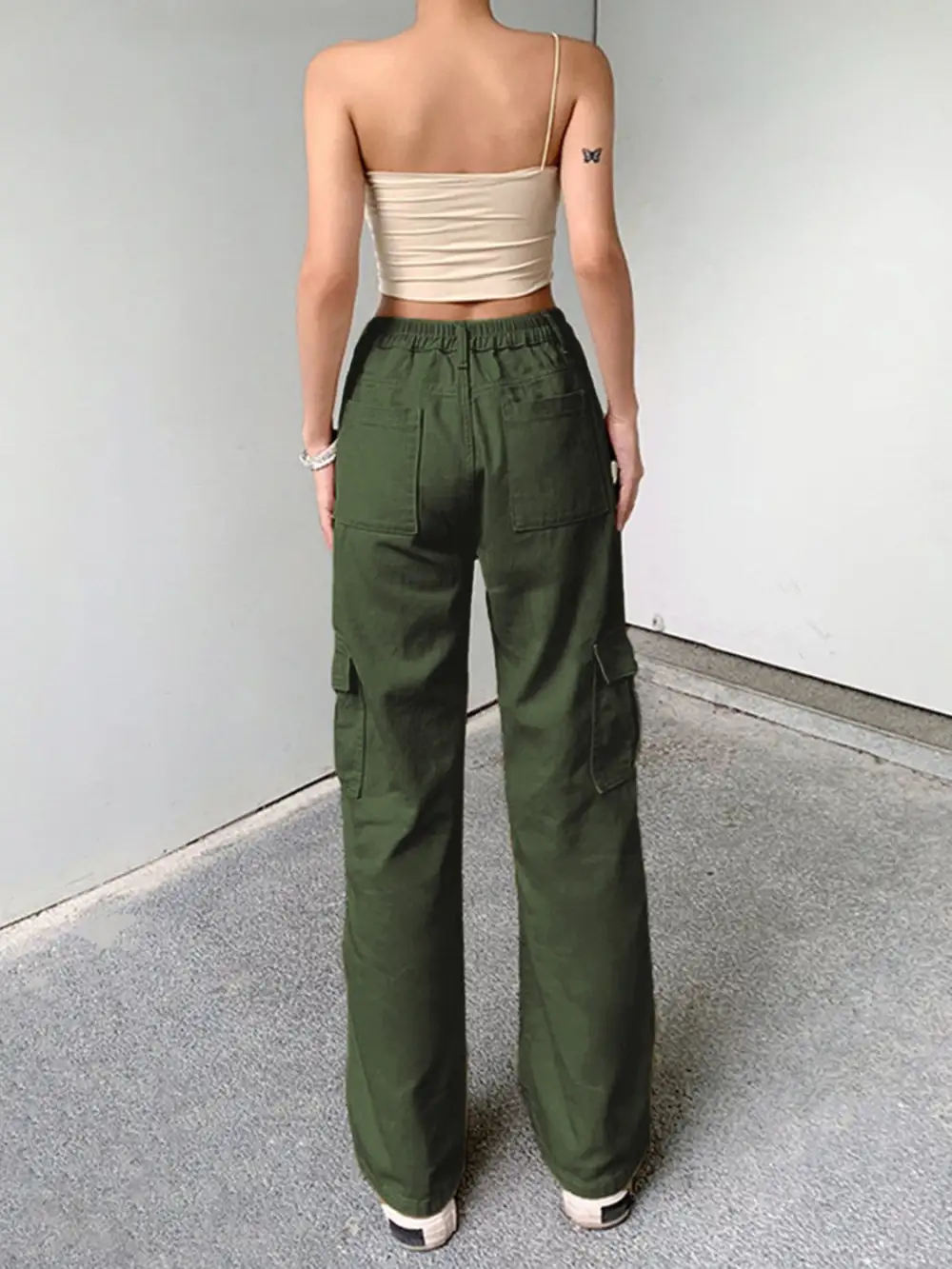 Laid-Back Washed Pocketed Stretch Straight Leg Jeans
