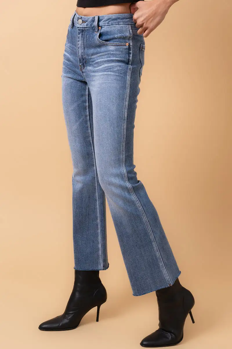Women's Mid Rise Cropped Cropped Flare Stretch Denim Jeans
