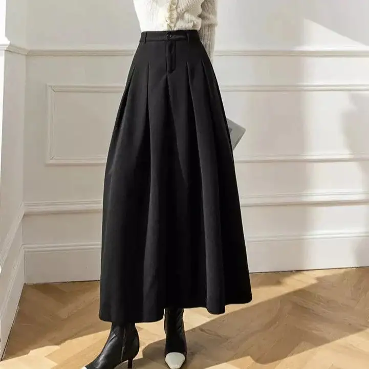 Lightweight Pleated Midi Skirt