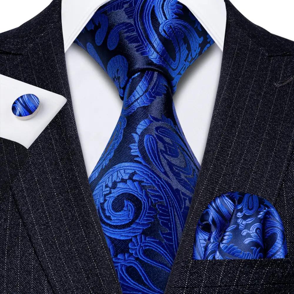 Elegant Paisley Silk Necktie Set