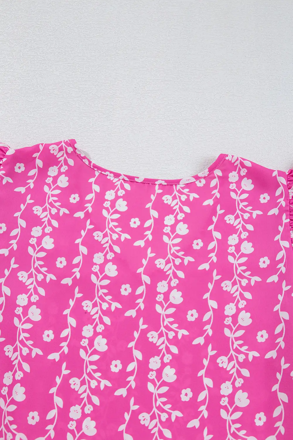 Everyday Floral Ruffled V-Neck Blouse