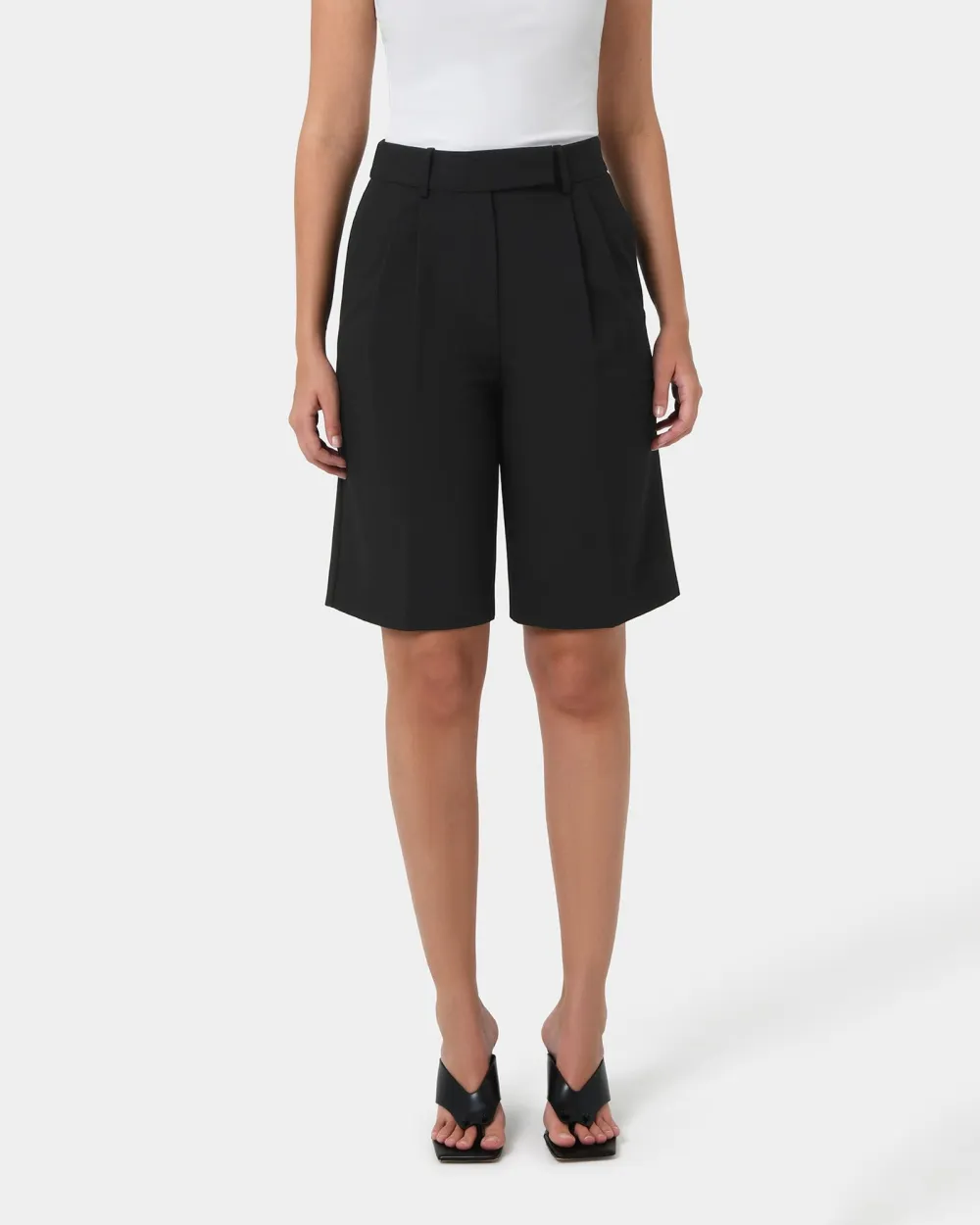 Tailored Mid-rise Bermuda Short