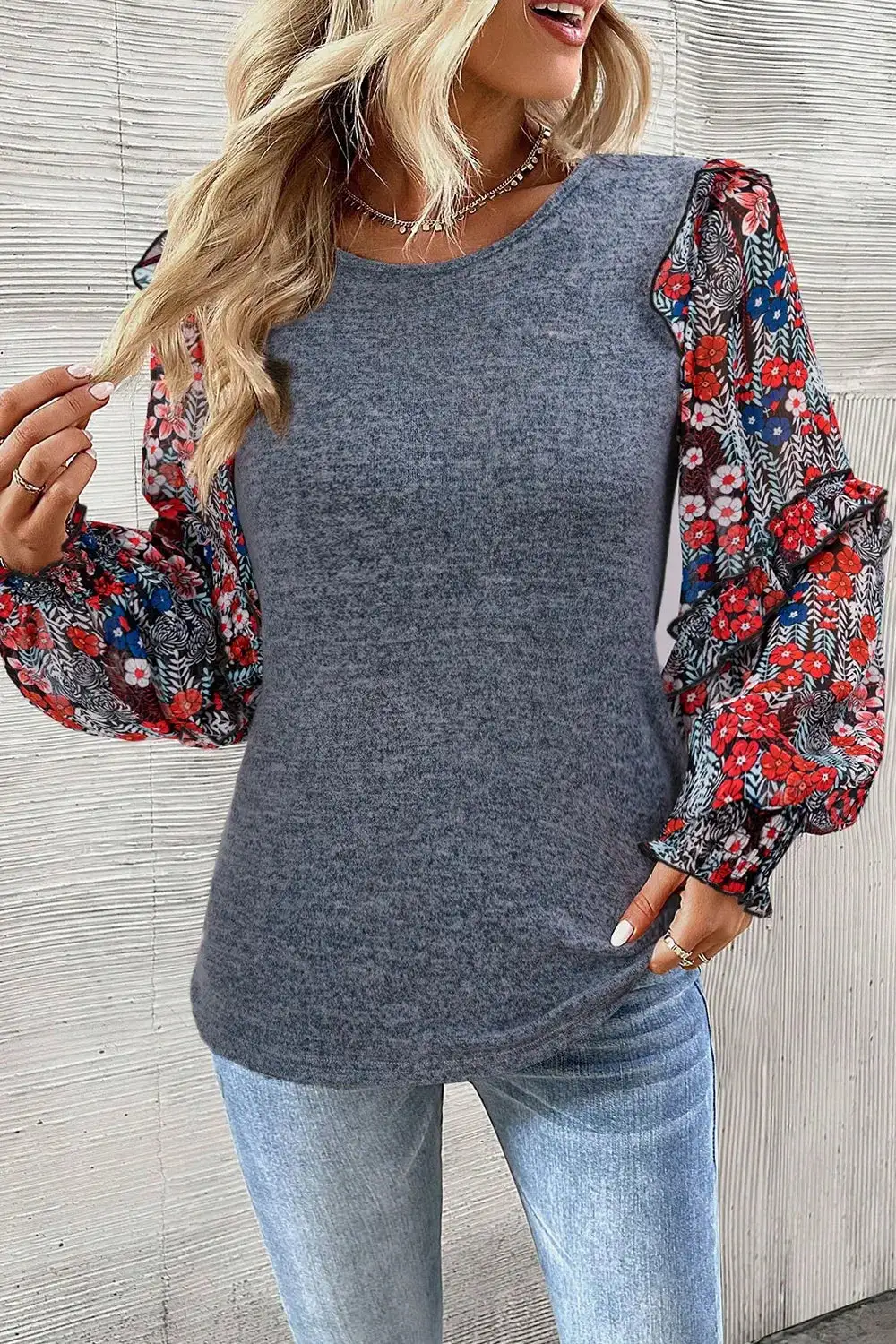 Clean Soft Floral V-Neck Blouse