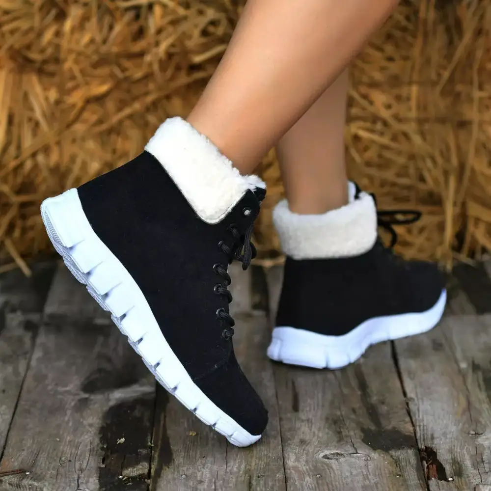 Lace Up Round Toe Boots
