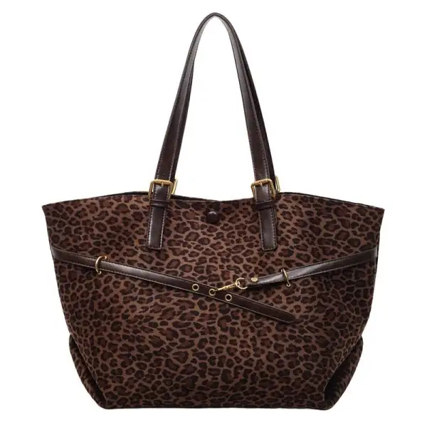 Roomy Retro Shoulder Bag with Pendant