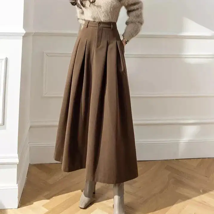 Lightweight Pleated Midi Skirt