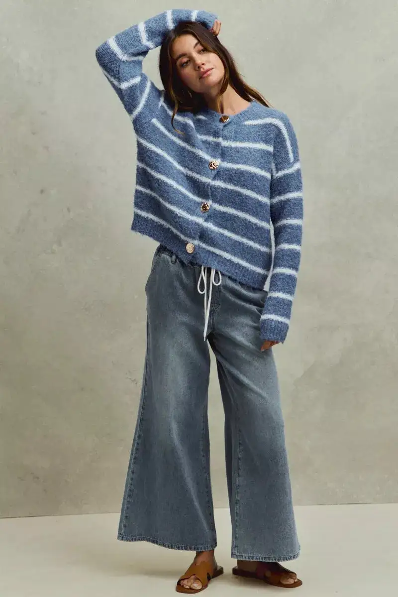 Mid Rise Flare Leg Elastic Denim Jeans