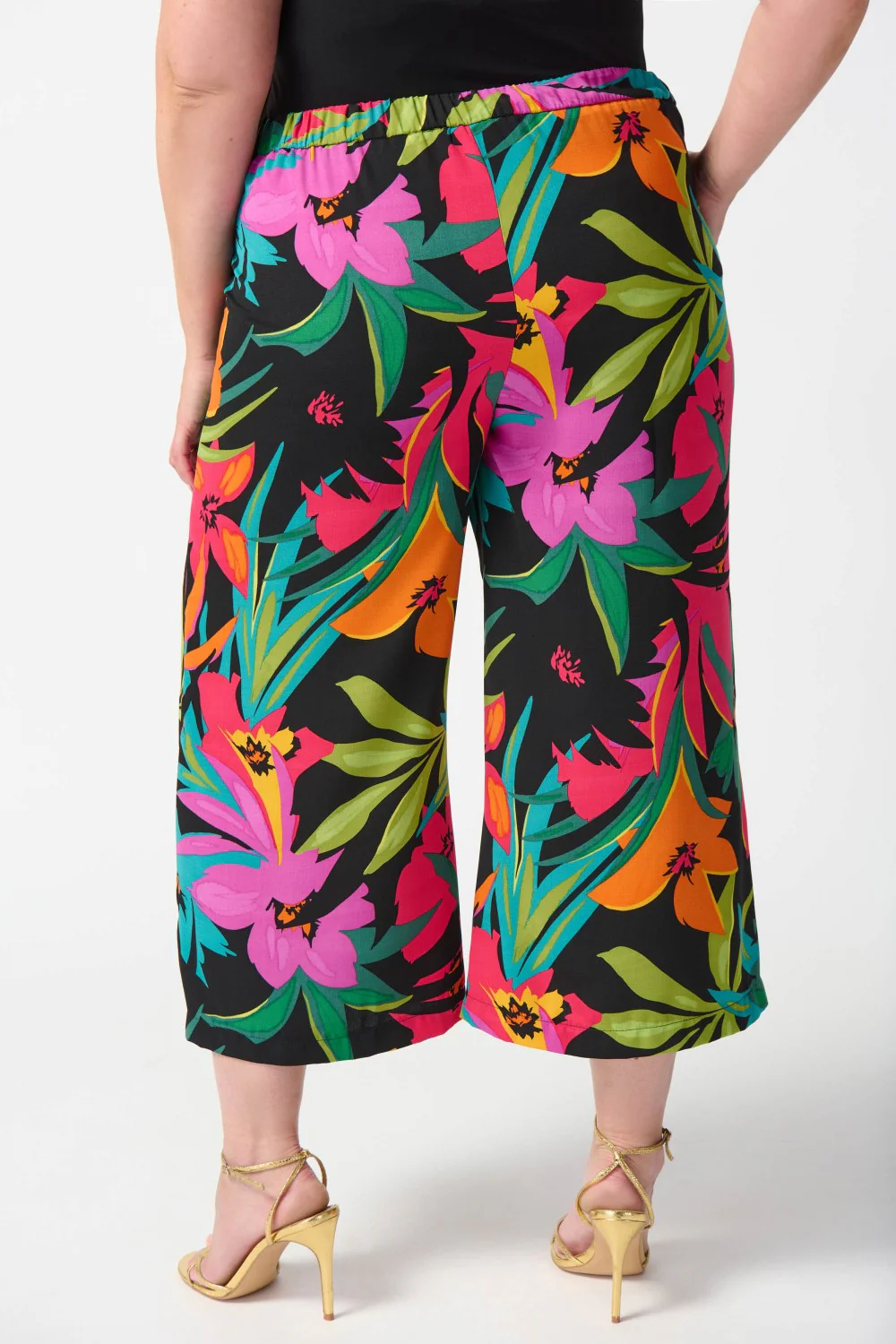 Tropical Print Off - Shoulder Cropped Pants